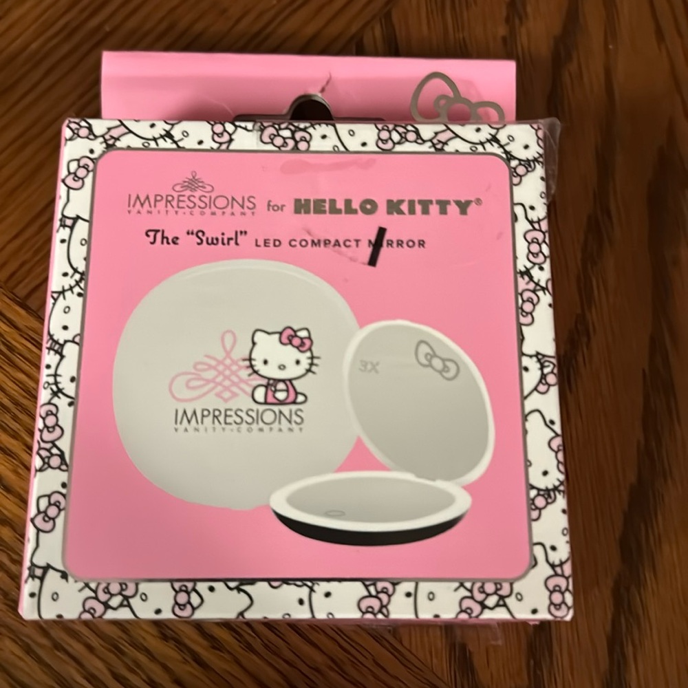 HELLO KITTY COMPACT MIRROR